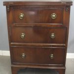557 7585 CHEST OF DRAWERS